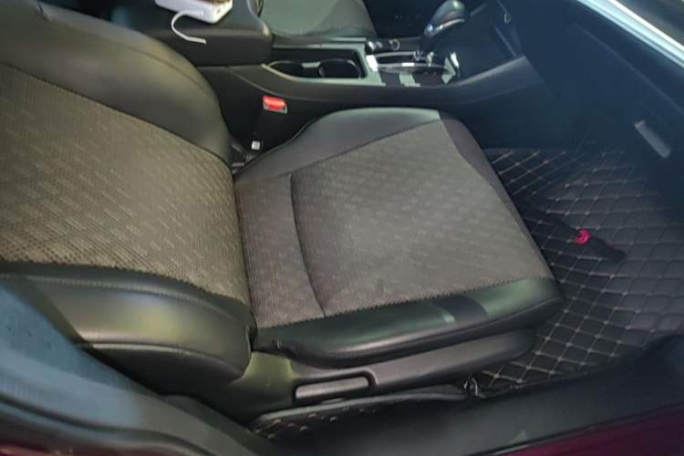 Used Honda Jade 2020 1.8L automatic Comfort version Right Front Seat
