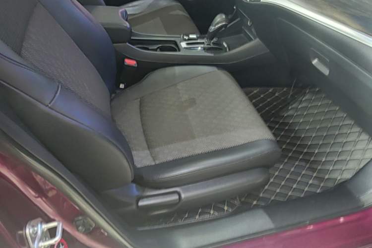 Used Honda Jade 2020 1.8L automatic Comfort version Right Front Seat