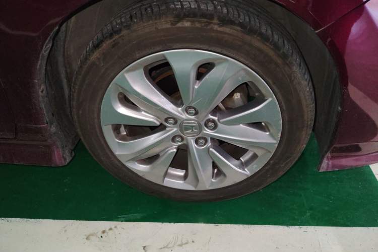 Used Honda Jade 2020 1.8L automatic Comfort version Right Front Wheel Hub
