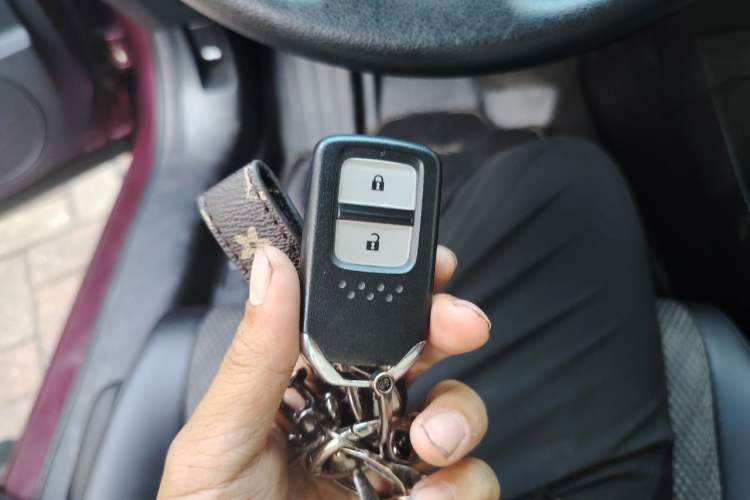 Used Honda Jade 2020 1.8L automatic Comfort version Vehicle Key