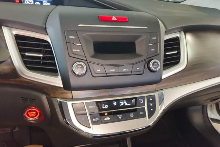 Used Honda Jade 2020 1.8L automatic Comfort version Audio And AC Panel