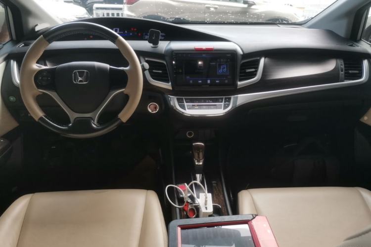 Used Honda Jade 2020 1.8L automatic Comfort version Center Console