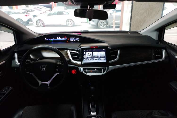 Used Honda Jade 2020 1.8L automatic Comfort version Center Console