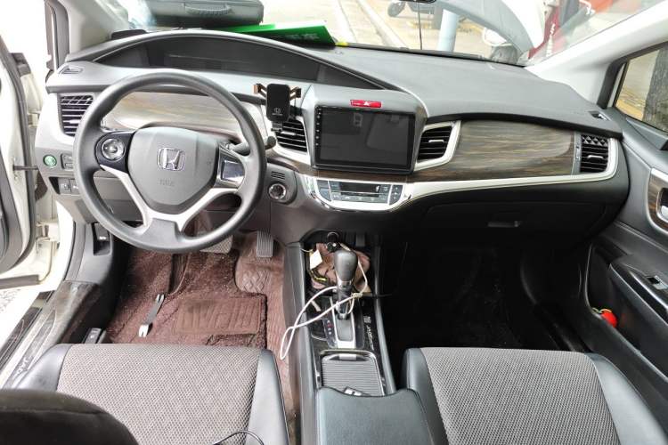 Used Honda Jade 2020 1.8L automatic Comfort version Center Console