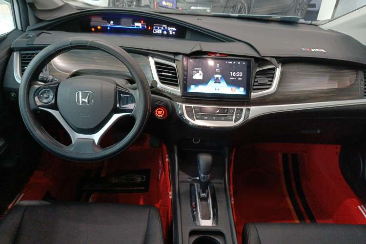 Used Honda Jade 2020 1.8L automatic Comfort version Center Console