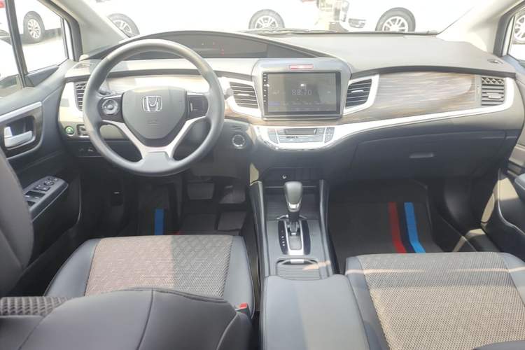 Used Honda Jade 2020 1.8L automatic Comfort version Center Console