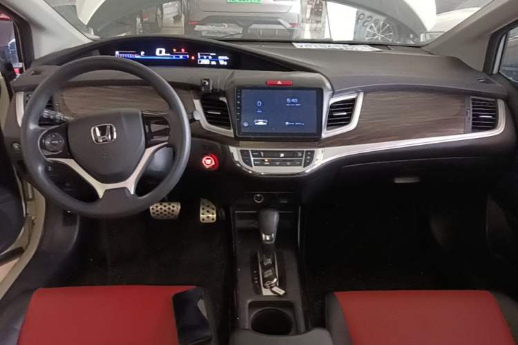 Used Honda Jade 2020 1.8L automatic Comfort version Center Console
