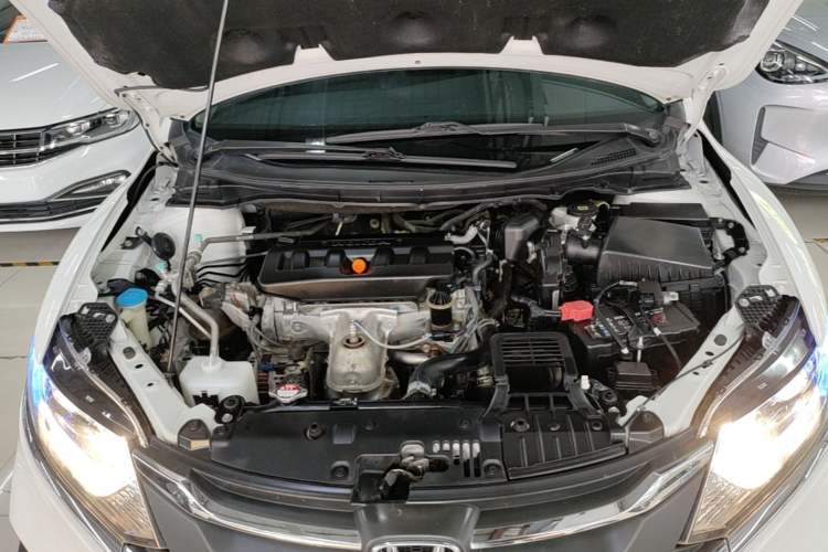 Used Honda Jade 2020 1.8L automatic Comfort version Engine Bay