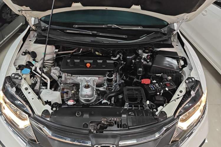 Used Honda Jade 2020 1.8L automatic Comfort version Engine Bay