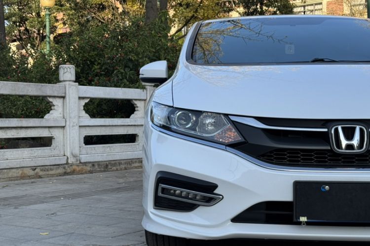 Used Honda Jade 2020 1.8L automatic Comfort version Exterior 5