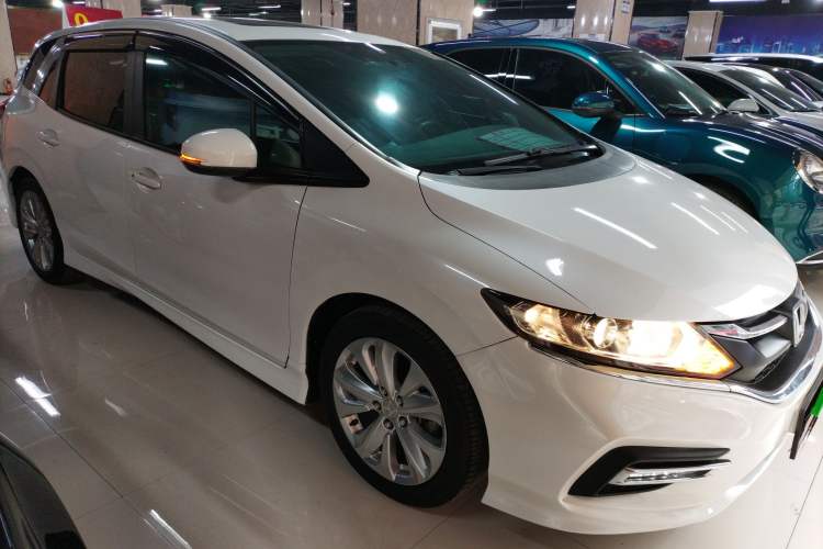 Used Honda Jade 2020 1.8L automatic Comfort version Front Right 45 Deg