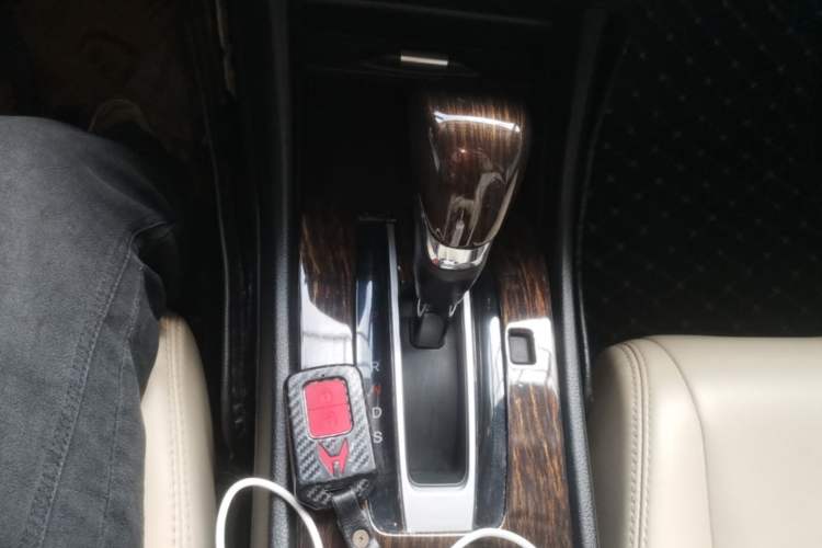Used Honda Jade 2020 1.8L automatic Comfort version Gear Lever