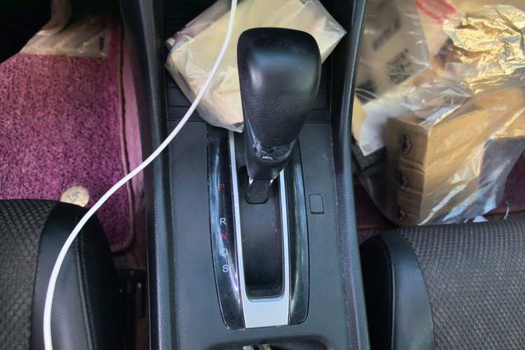 Used Honda Jade 2020 1.8L automatic Comfort version Gear Lever