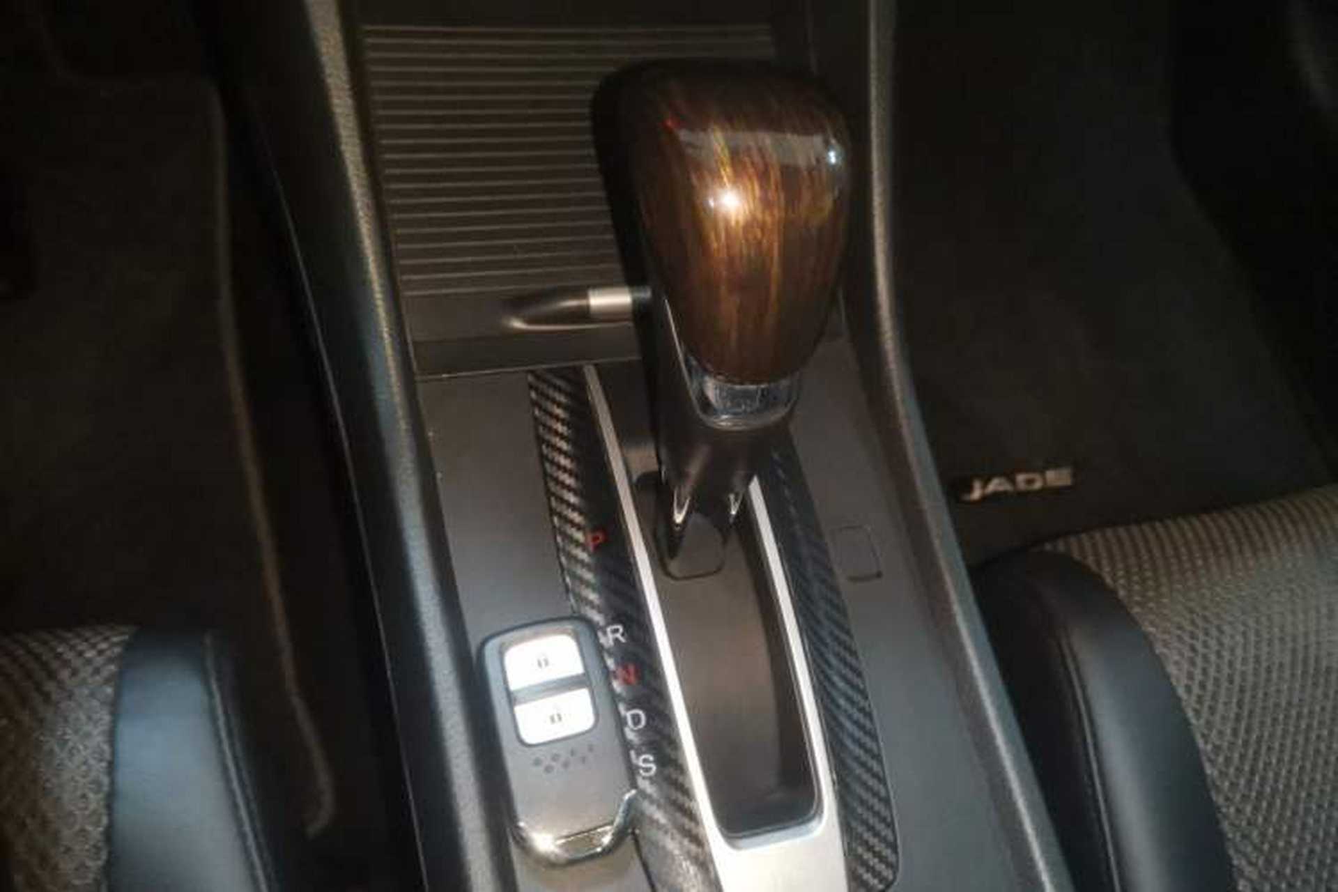 Used Honda Jade 2020 1.8L automatic Comfort version Gear Lever