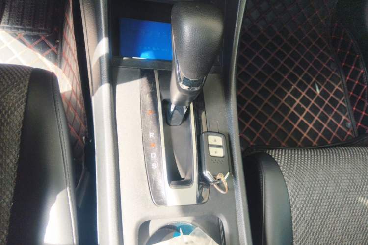 Used Honda Jade 2020 1.8L automatic Comfort version Gear Lever