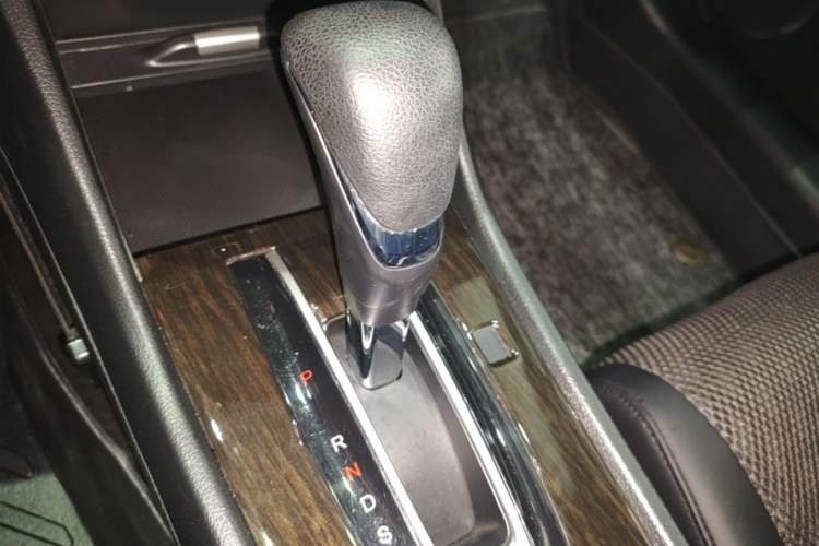 Used Honda Jade 2020 1.8L automatic Comfort version Gear Lever