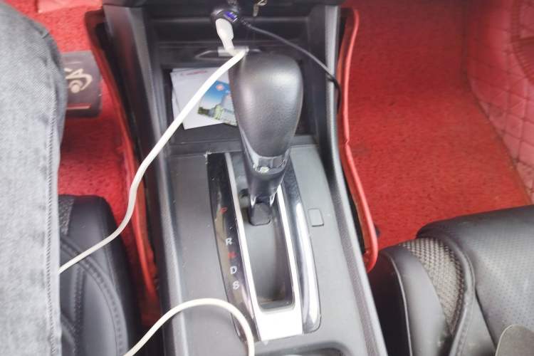 Used Honda Jade 2020 1.8L automatic Comfort version Gear Lever