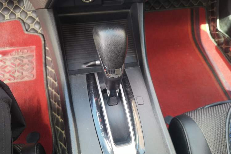 Used Honda Jade 2020 1.8L automatic Comfort version Gear Lever