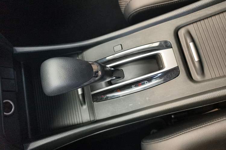 Used Honda Jade 2020 1.8L automatic Comfort version Gear Lever