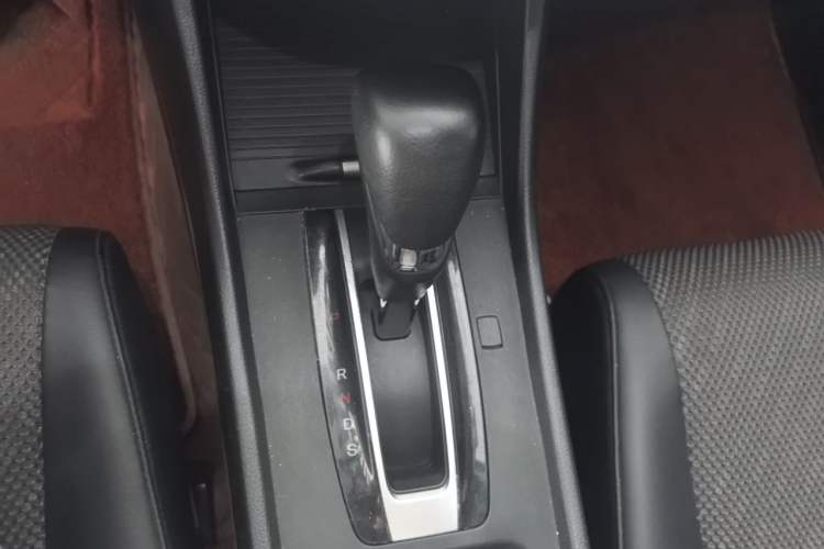 Used Honda Jade 2020 1.8L automatic Comfort version Gear Lever
