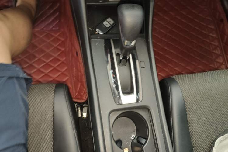Used Honda Jade 2020 1.8L automatic Comfort version Gear Lever