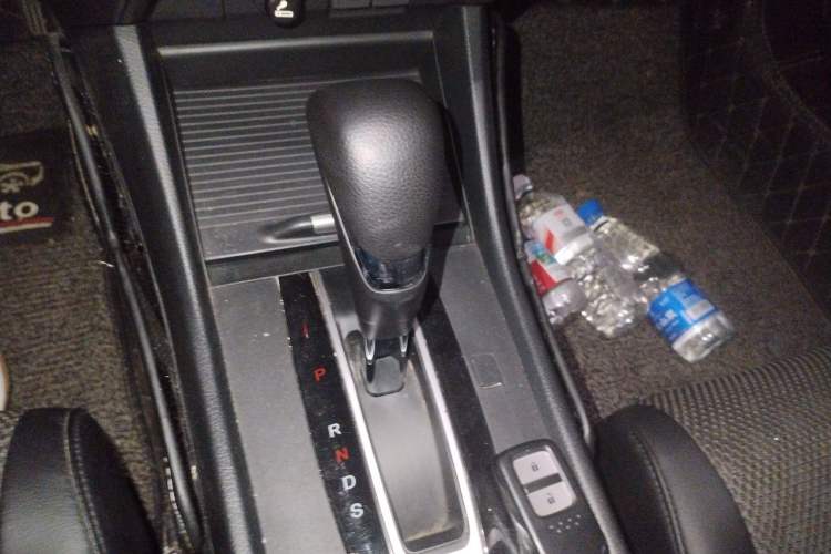 Used Honda Jade 2020 1.8L automatic Comfort version Gear Lever