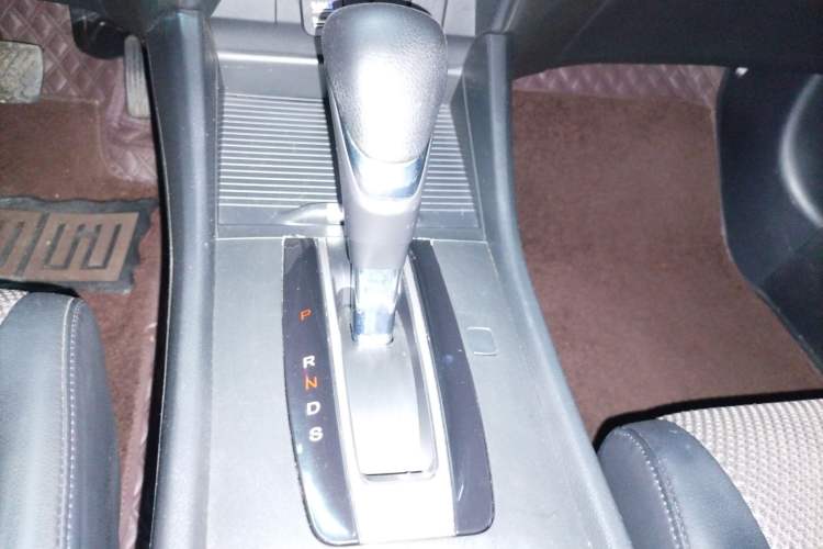 Used Honda Jade 2020 1.8L automatic Comfort version Gear Lever