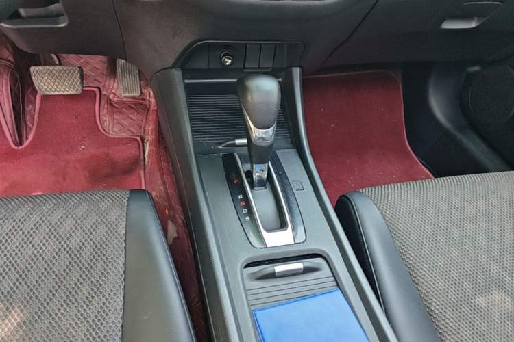 Used Honda Jade 2020 1.8L automatic Comfort version Gear Lever