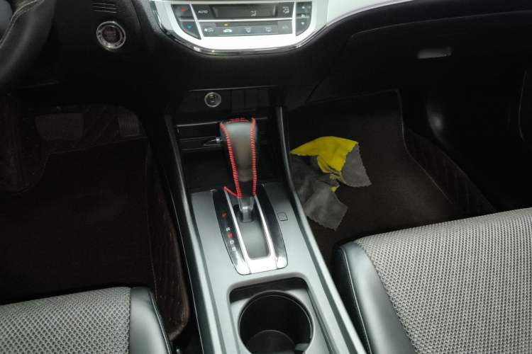 Used Honda Jade 2020 1.8L automatic Comfort version Gear Lever