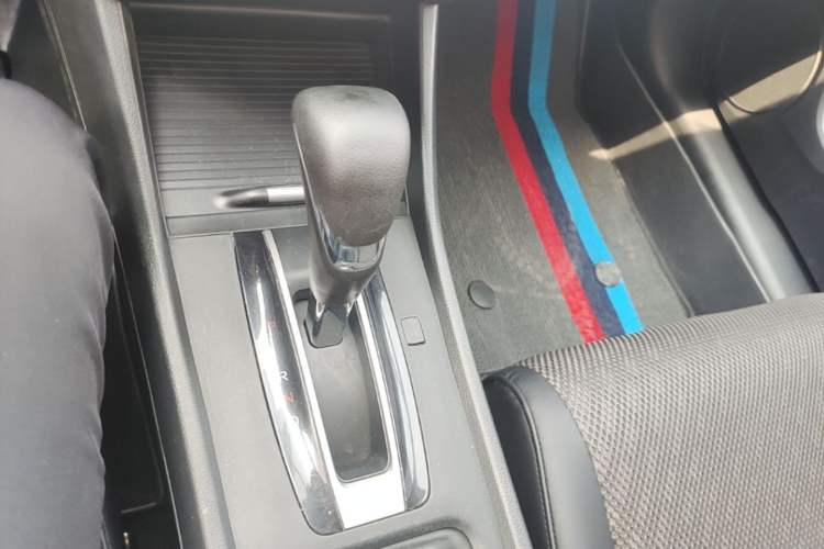 Used Honda Jade 2020 1.8L automatic Comfort version Gear Lever
