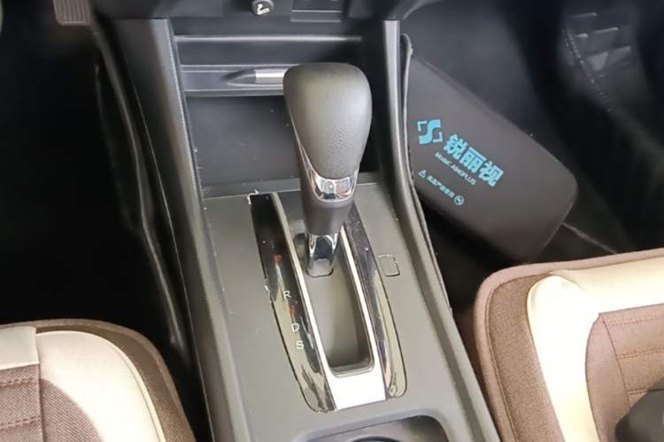 Used Honda Jade 2020 1.8L automatic Comfort version Gear Lever
