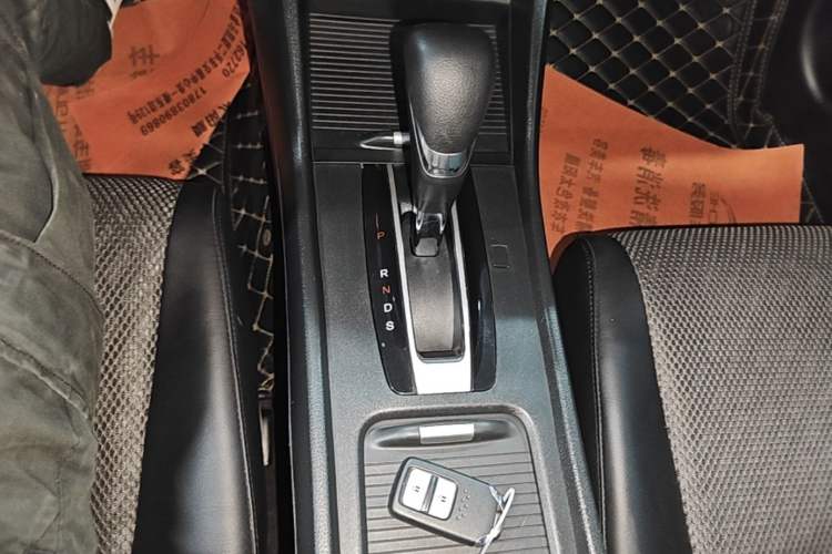 Used Honda Jade 2020 1.8L automatic Comfort version Gear Lever
