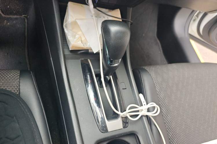 Used Honda Jade 2020 1.8L automatic Comfort version Gear Lever