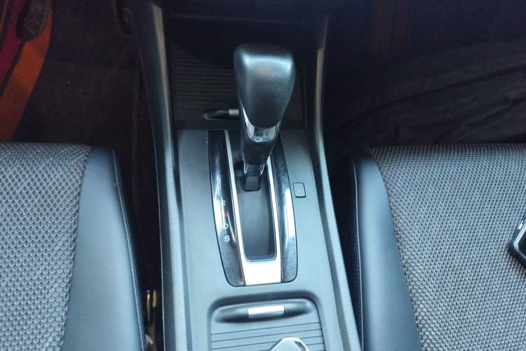 Used Honda Jade 2020 1.8L automatic Comfort version Gear Lever