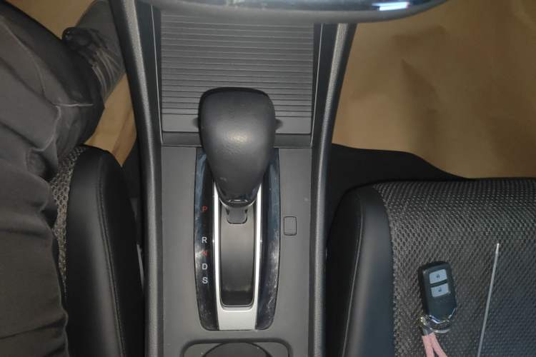 Used Honda Jade 2020 1.8L automatic Comfort version Gear Lever