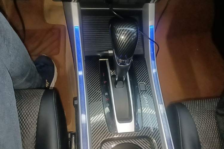 Used Honda Jade 2020 1.8L automatic Comfort version Gear Lever