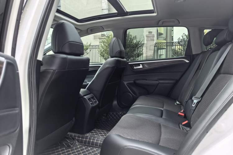 Used Honda Jade 2020 1.8L automatic Comfort version Interior 2