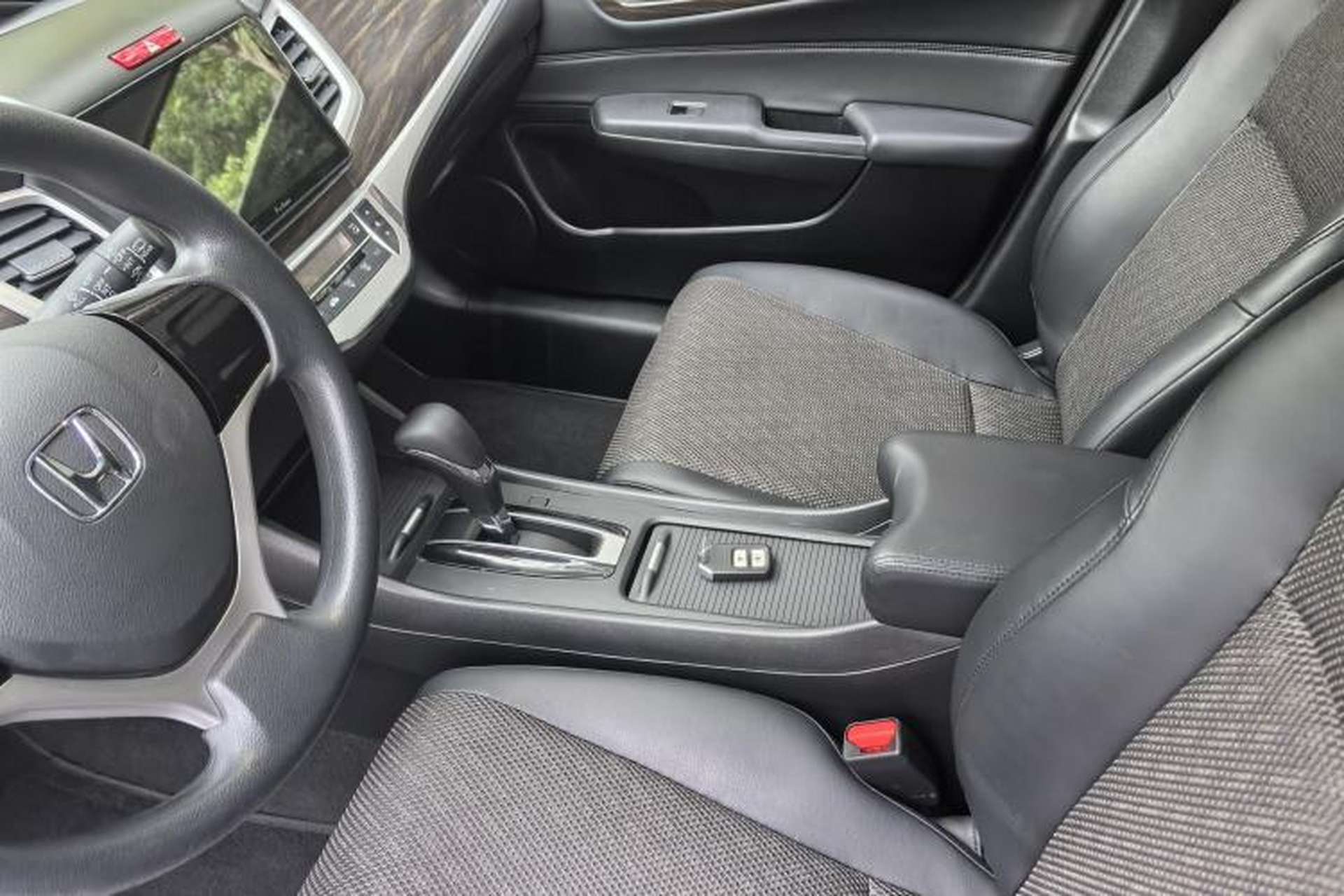 Used Honda Jade 2020 1.8L automatic Comfort version Interior 2