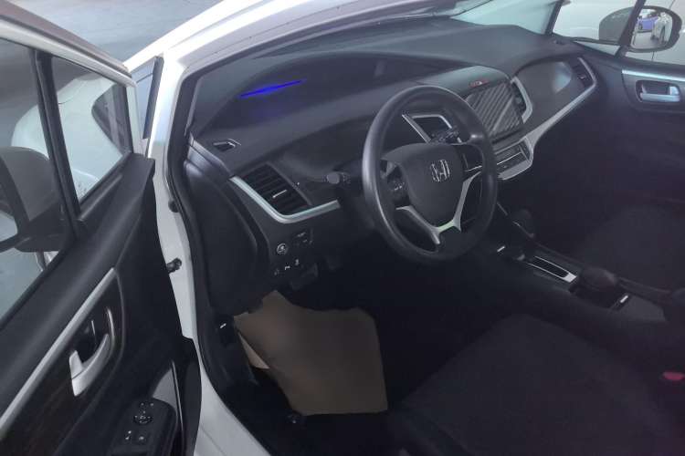 Used Honda Jade 2020 1.8L automatic Comfort version Interior 2