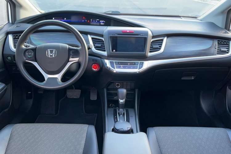 Used Honda Jade 2020 1.8L automatic Comfort version Interior 3