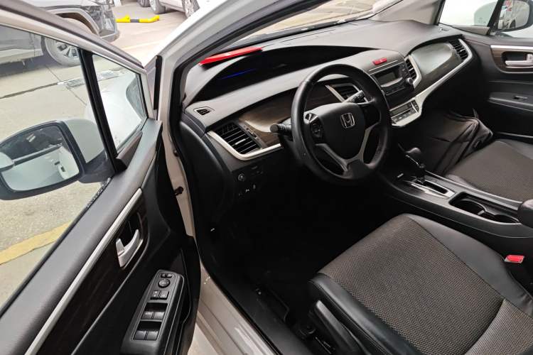 Used Honda Jade 2020 1.8L automatic Comfort version Interior 3