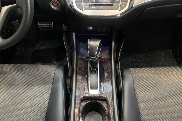 Used Honda Jade 2020 1.8L automatic Comfort version Interior 4