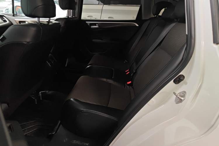 Used Honda Jade 2020 1.8L automatic Comfort version Interior 4