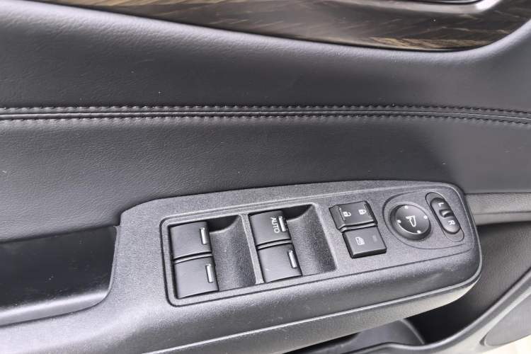 Used Honda Jade 2020 1.8L automatic Comfort version Interior 5
