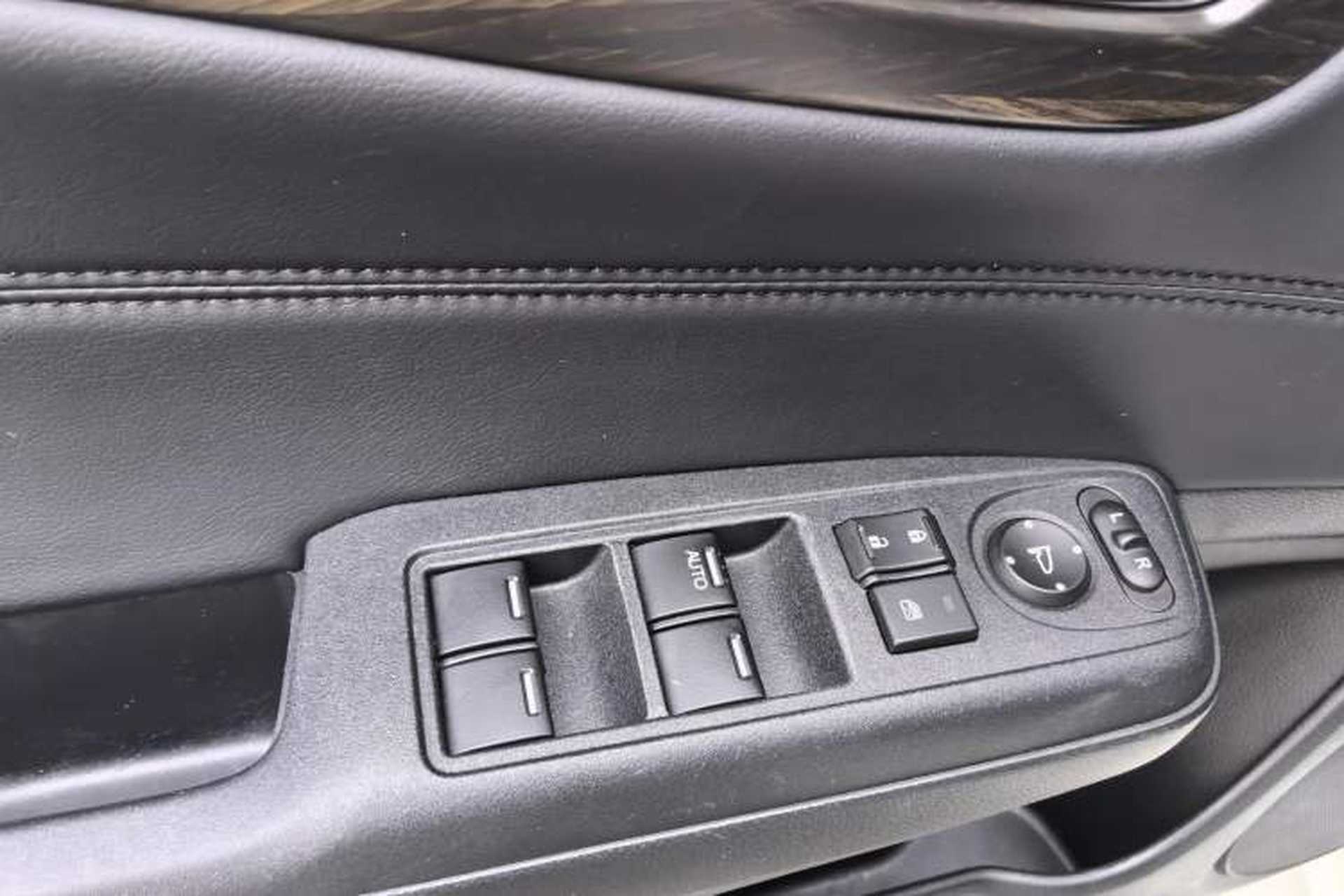 Used Honda Jade 2020 1.8L automatic Comfort version Interior 5