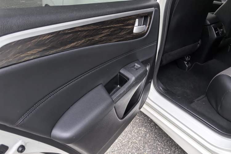 Used Honda Jade 2020 1.8L automatic Comfort version Interior 6