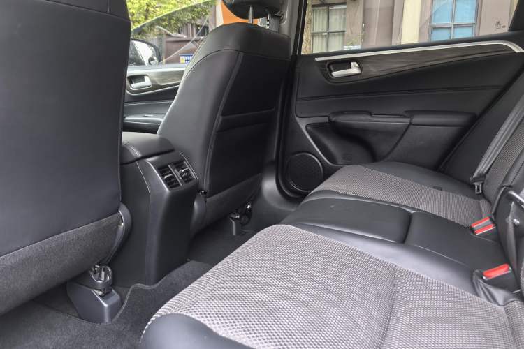 Used Honda Jade 2020 1.8L automatic Comfort version Interior 7