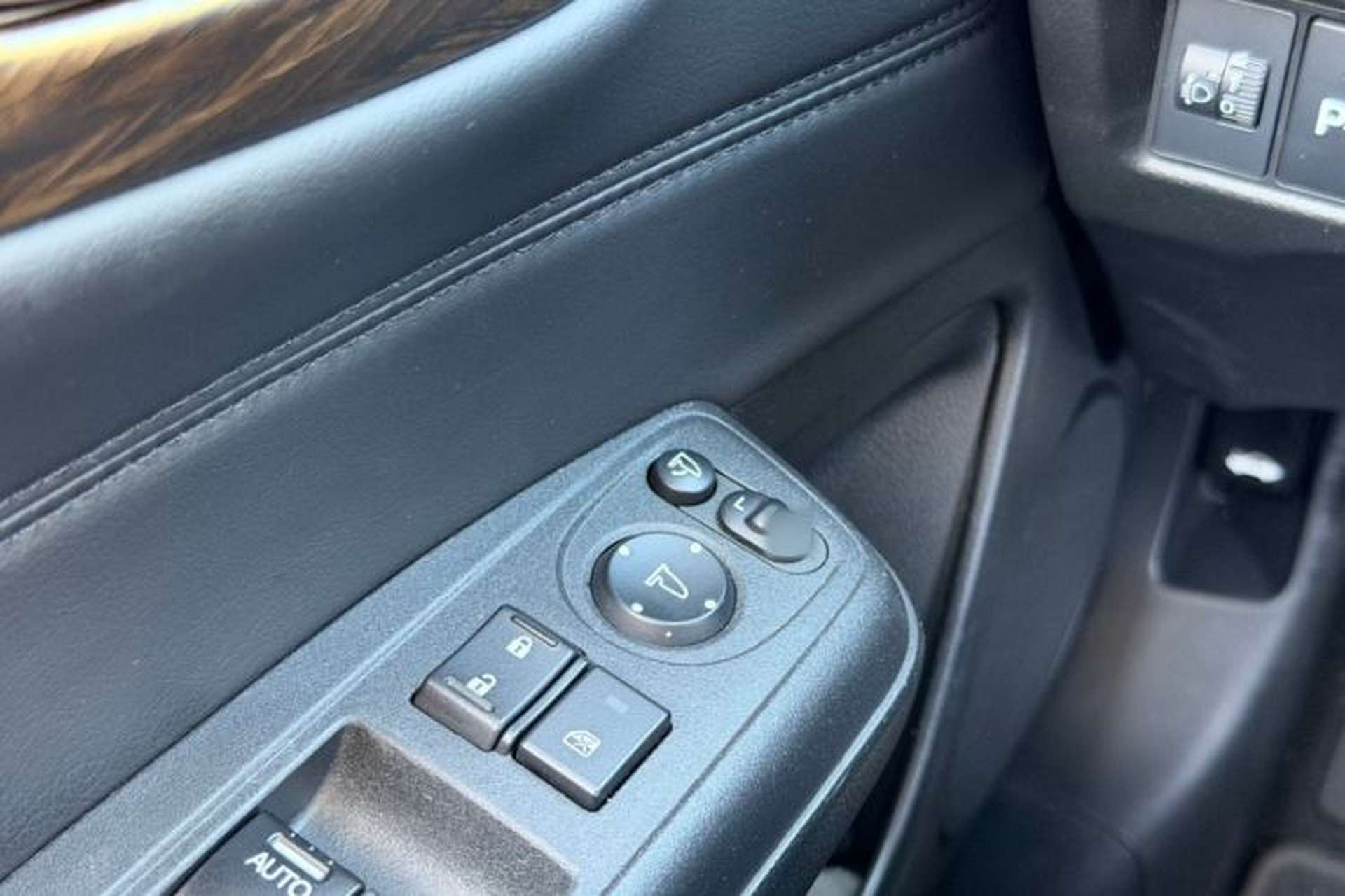 Used Honda Jade 2020 1.8L automatic Comfort version Interior 9