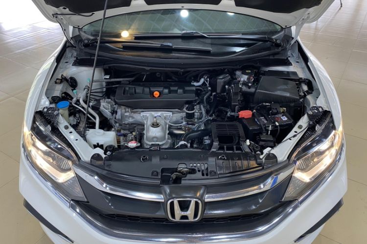 Used Honda Jade 2020 1.8L automatic Comfort version Interior 9