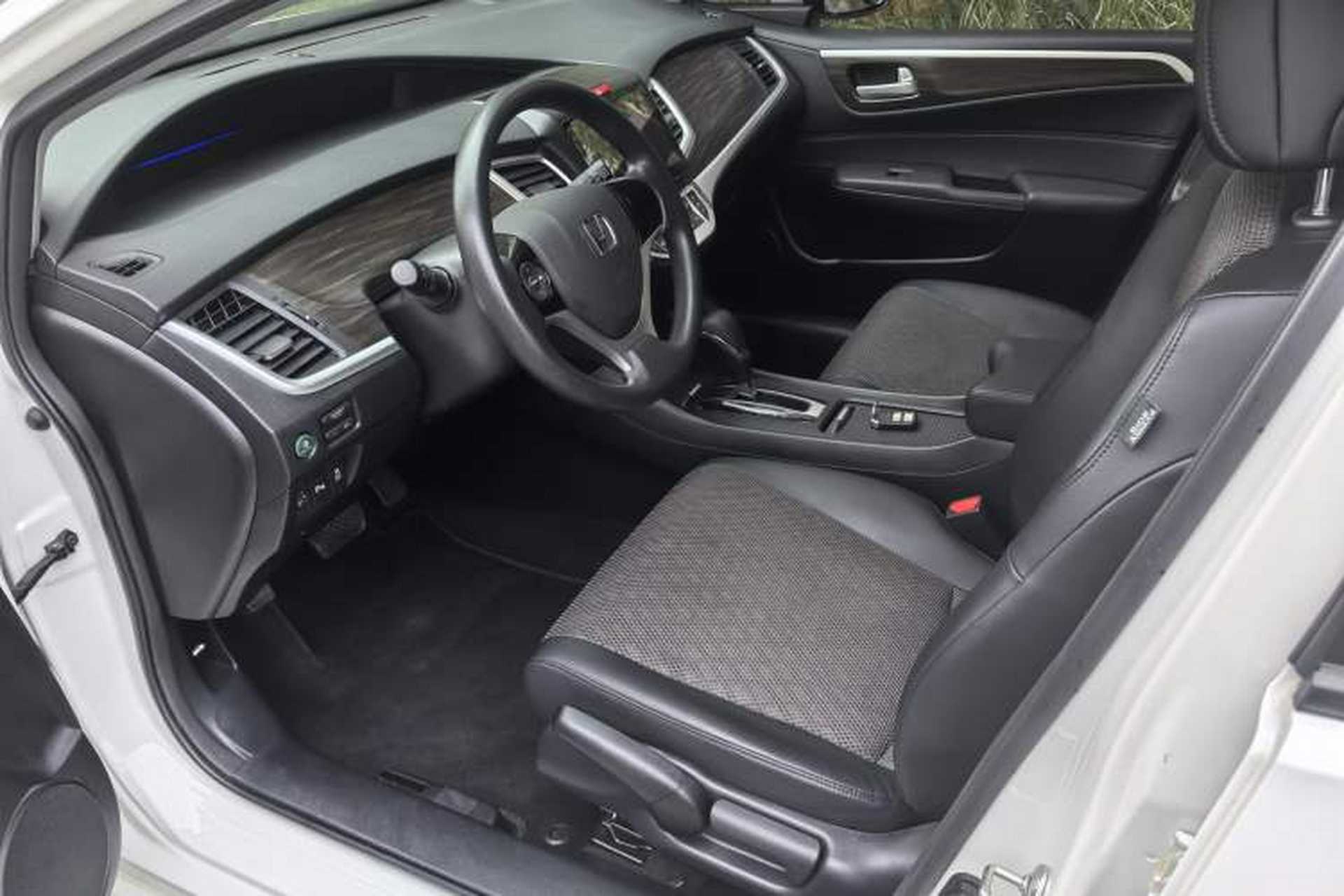 Used Honda Jade 2020 1.8L automatic Comfort version Left Front Seat